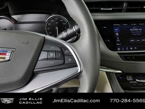 Used 2020 Cadillac XT5 Premium Luxury FWD image 11
