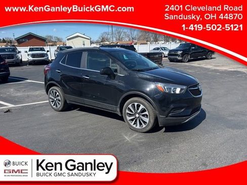 Used 2021 Buick Encore Preferred image 1