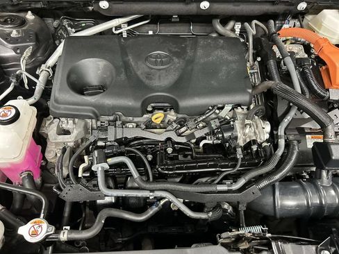Used 2024 Toyota RAV4 LE AWD/4WD image 23