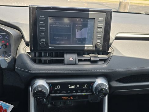 Certified 2021 Toyota RAV4 LE AWD/4WD image 27