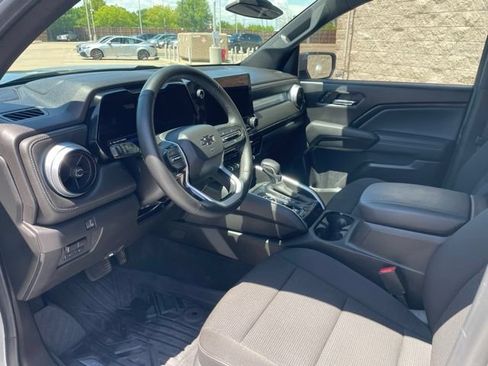 Used 2024 Chevrolet Colorado LT w/ LT Convenience Package AWD/4WD image 16