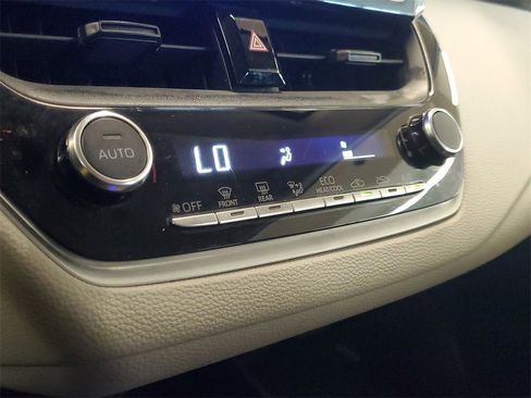 Used 2023 Toyota Corolla LE image 27