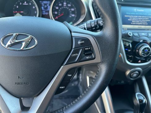 Used 2013 Hyundai Veloster w/ Style Pkg FWD image 17
