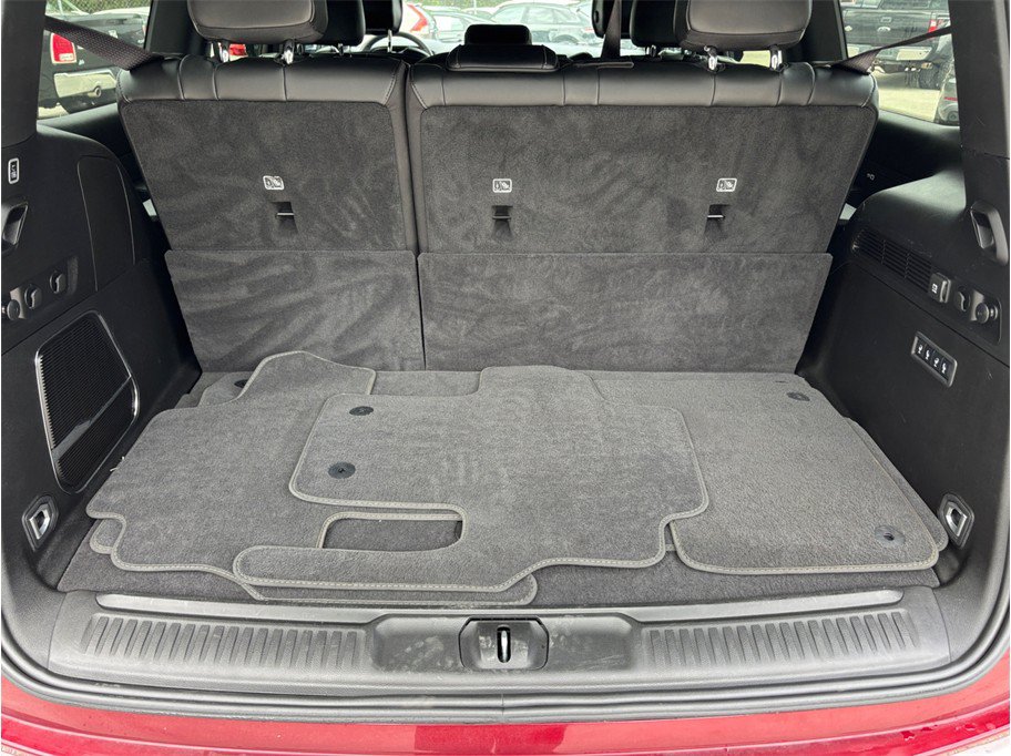 Used 2024 Jeep Wagoneer Series II w/ Flexible Seating Group RWD image 52