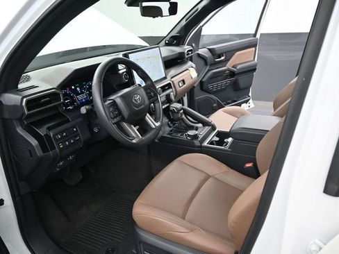 Used 2025 Toyota 4Runner Limited w/ Tow Technology Package image 5