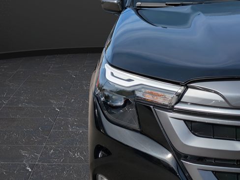 Used 2026 Subaru Forester Premium AWD/4WD image 9