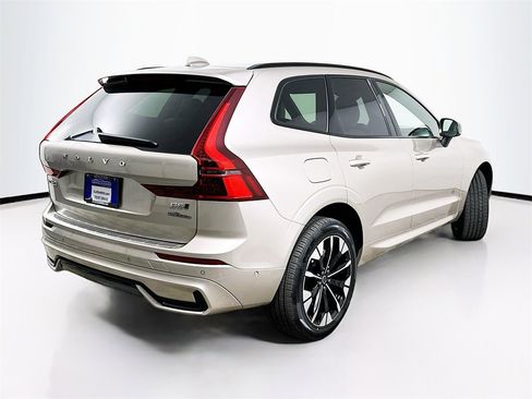 Used 2026 Volvo XC60 B5 Plus w/ Protection Package Premier image 7