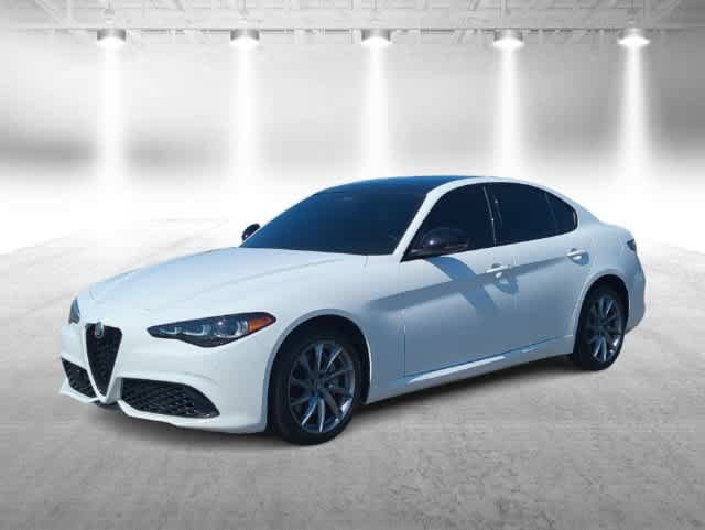 Used 2025 Alfa Romeo Giulia AWD image 4