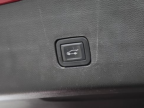 Used 2020 Chevrolet Traverse RS FWD image 30
