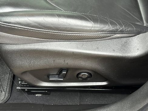 Used 2016 Jeep Renegade Limited image 17