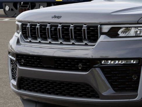 New 2026 Jeep Grand Cherokee Summit AWD/4WD image 5