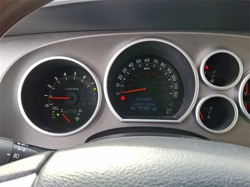 Used 2014 Toyota Sequoia Platinum image 19