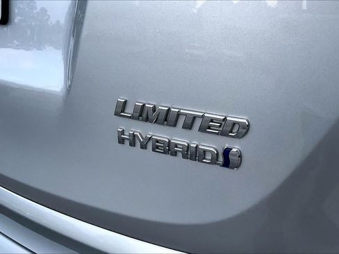 Used 2016 Toyota RAV4 Limited w/ Advanced Technology Package AWD/4WD image 10