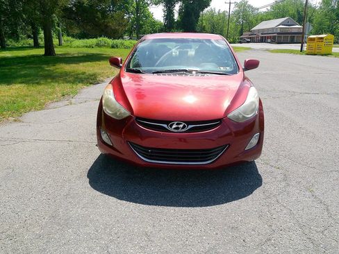 Used 2013 Hyundai Elantra GLS w/ Preferred Pkg FWD image 3