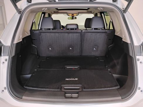 Used 2025 Nissan Rogue Platinum w/ Tech Package image 63