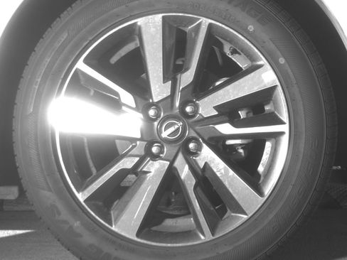 Used 2025 Nissan Versa SV image 13