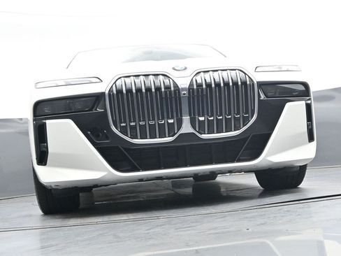 Used 2024 BMW 740i xDrive AWD/4WD image 35