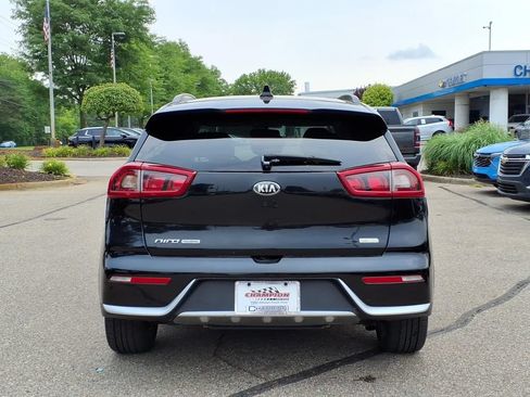 Used 2017 Kia Niro FWD image 5