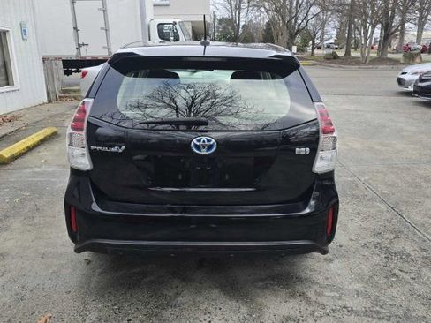 Used 2015 Toyota Prius V Three image 4