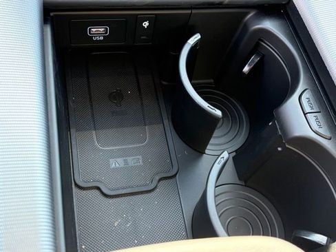 Used 2025 Hyundai Palisade Calligraphy image 24