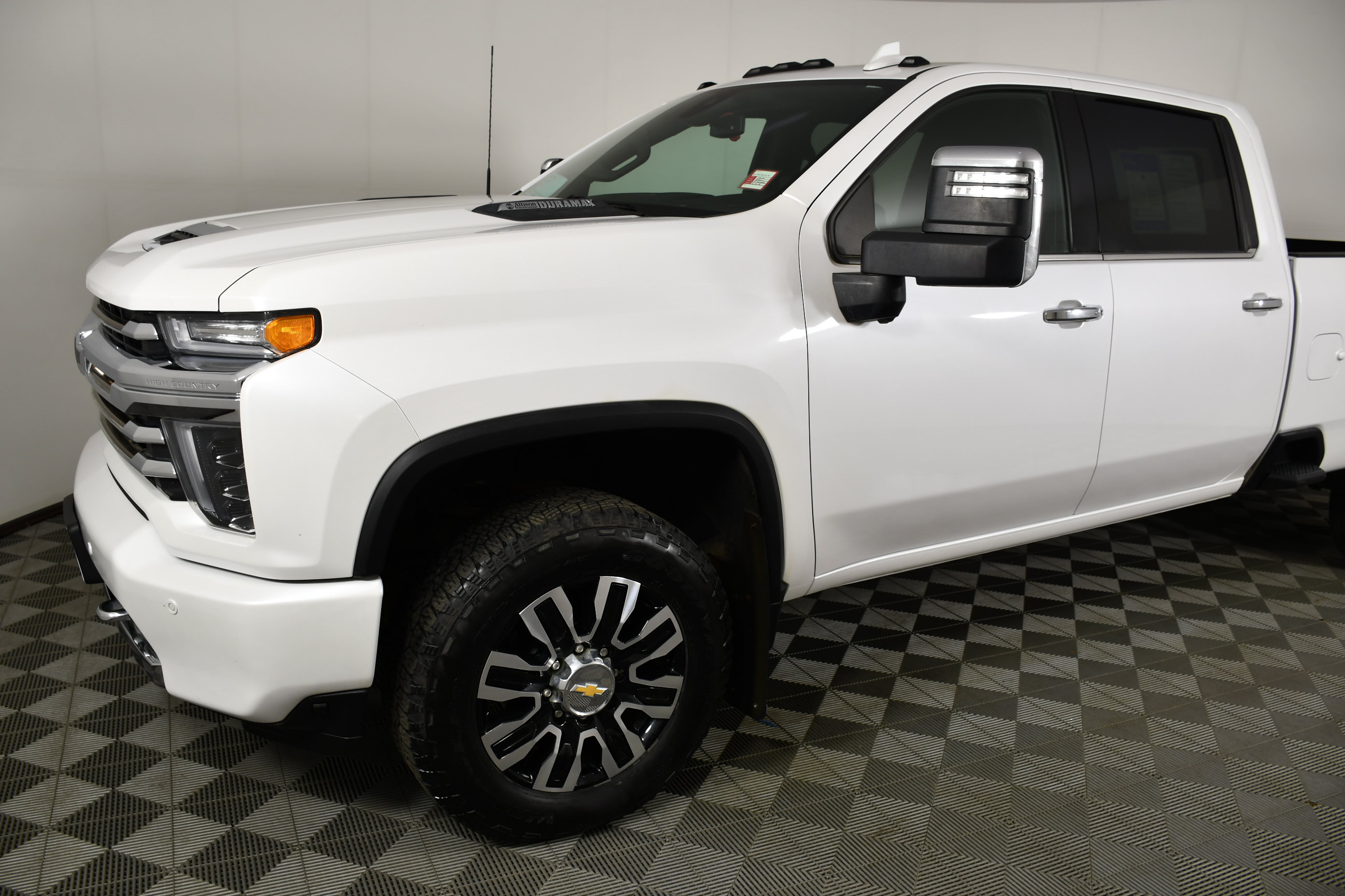 Used 2022 Chevrolet Silverado 3500 High Country w/ Safety Package II AWD/4WD image 10