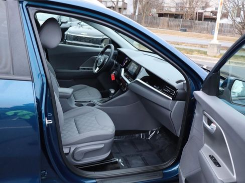 Used 2020 Kia Niro LX image 26
