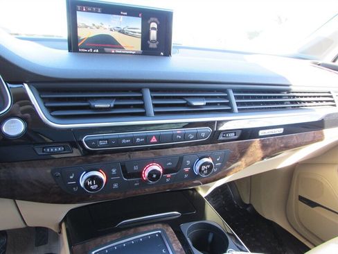 Used 2017 Audi Q7 3.0T Premium Plus image 15