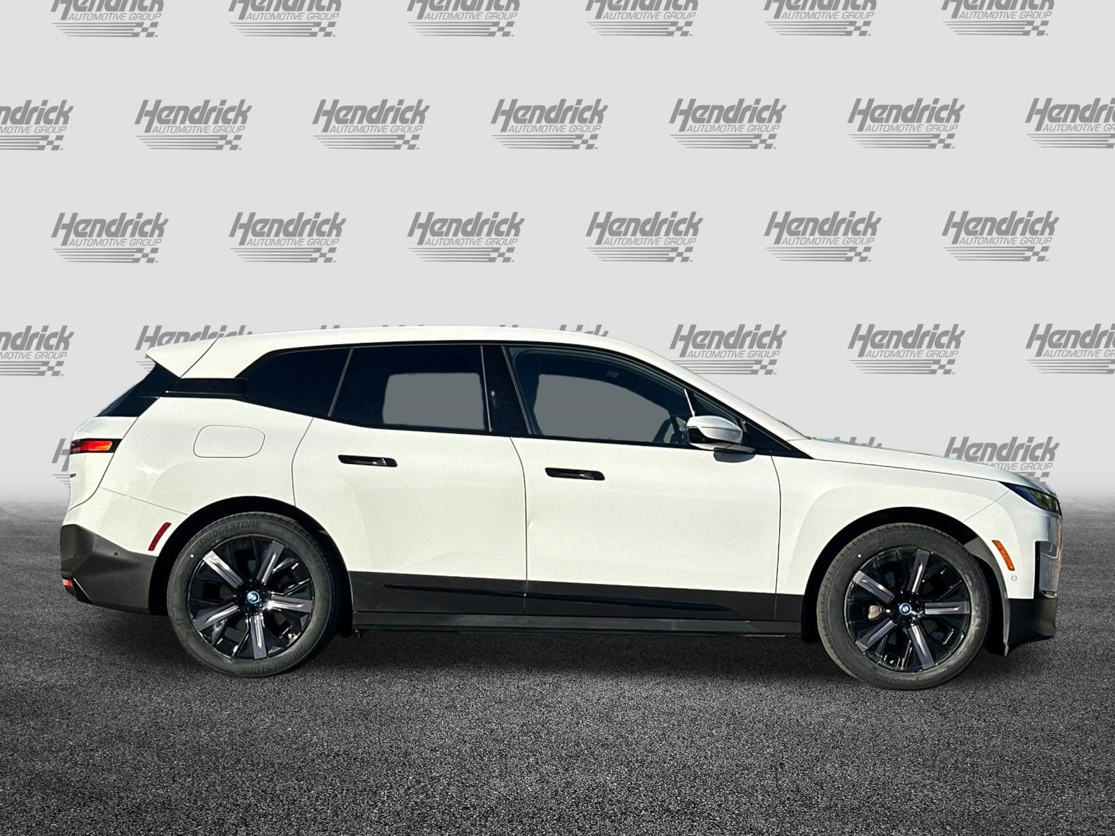 Used 2024 BMW iX xDrive50 w/ Premium Package AWD/4WD image 3