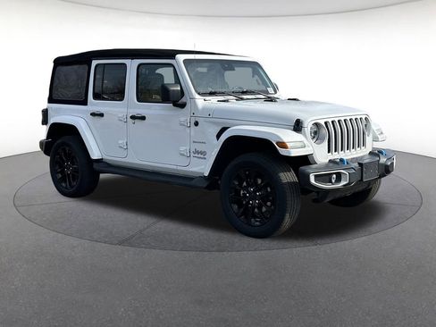 Used 2022 Jeep Wrangler Unlimited Sahara w/ Safety Group image 7