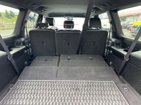 Used 2024 Jeep Wagoneer L Series II w/ Flexible Seating Group image 7