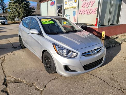 Used 2014 Hyundai Accent GS image 3
