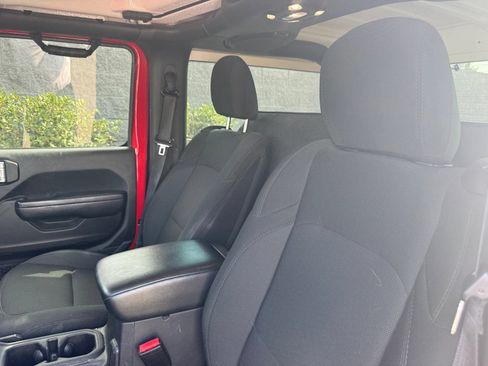 Used 2022 Jeep Wrangler Sport AWD/4WD image 12