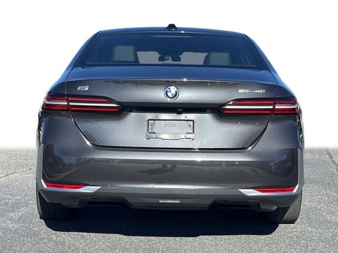 Used 2024 BMW i5 eDrive40i image 27