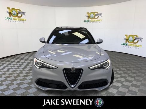 Used 2023 Alfa Romeo Stelvio Ti AWD/4WD image 3