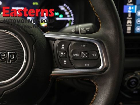 Used 2024 Jeep Wrangler Unlimited Sahara w/ Technology Group AWD/4WD image 16