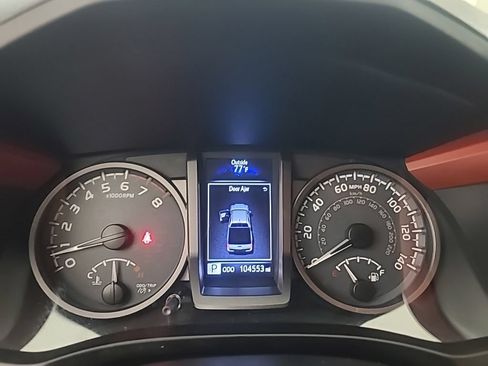 Used 2018 Toyota Tacoma TRD Sport w/ Technology Package AWD/4WD image 30