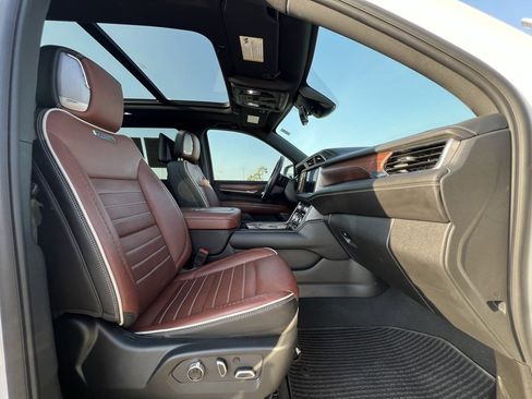 Used 2024 GMC Yukon XL Denali Ultimate image 26