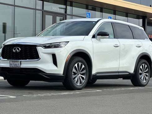 Certified 2025 INFINITI QX60 Pure image 8