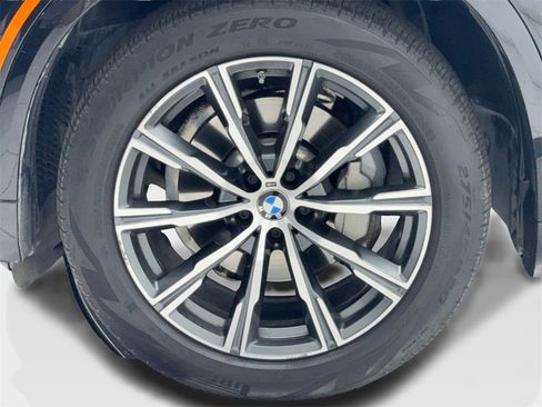 Used 2022 BMW X5 xDrive40i w/ M Sport Package image 57