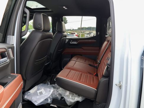New 2026 GMC Sierra 1500 Denali Ultimate w/ LPO, Black Badging Package AWD/4WD image 11