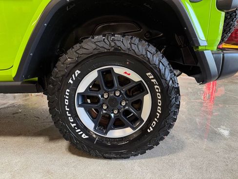 Certified 2021 Jeep Wrangler Unlimited Rubicon w/ Cold Weather Group AWD/4WD image 34