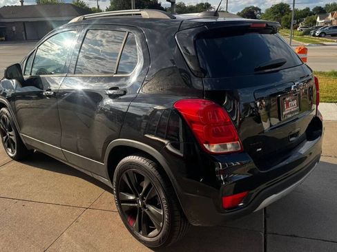 Used 2018 Chevrolet Trax LT w/ Sun & Sound Package AWD/4WD image 9