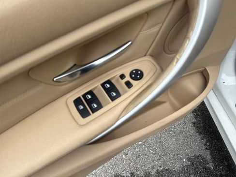 Used 2013 BMW 328i Sedan RWD image 10