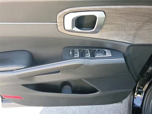 Certified 2022 Kia Sorento X-Line EX image 10