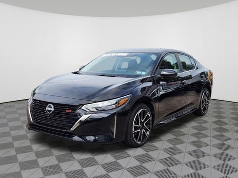 Used 2024 Nissan Sentra SR w/ SR Premium Package FWD image 2