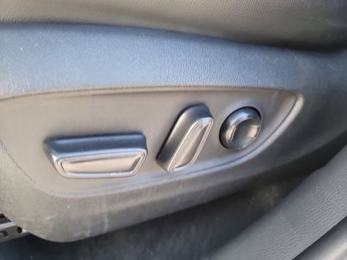 Used 2021 Toyota Highlander Limited image 21