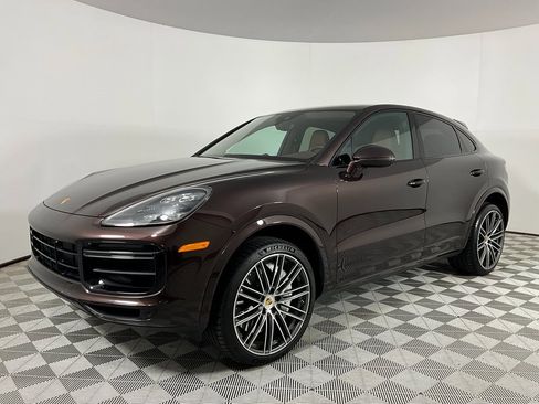 Used 2022 Porsche Cayenne Turbo image 1
