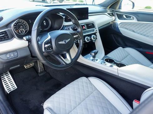 Used 2022 Genesis G70 3.3T image 11