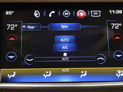 Used 2018 Cadillac XT5 Platinum image 32