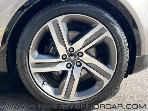 Used 2023 Land Rover Discovery Metropolitan Edition AWD/4WD image 11